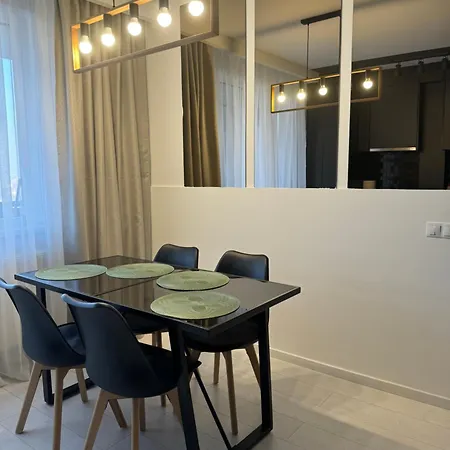 Apartment Black *