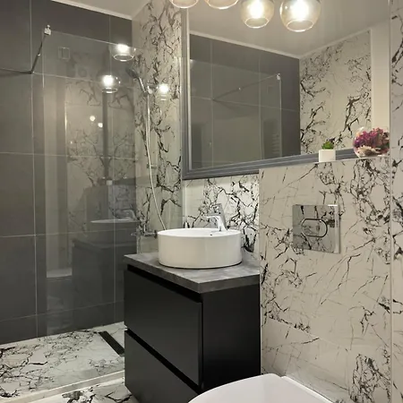 Apartment Black